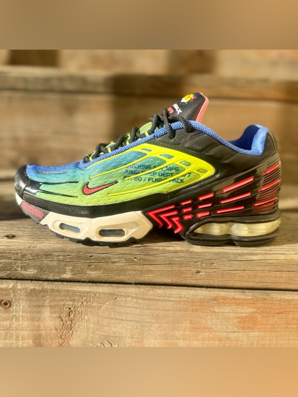 Nike Air Max Plus TA Men’s Size 8 Multi-Color Gradient Tuned Air Sneakers